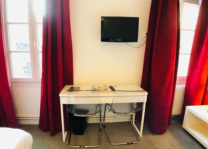 Cit'hotel Le Volney 2* Saumur